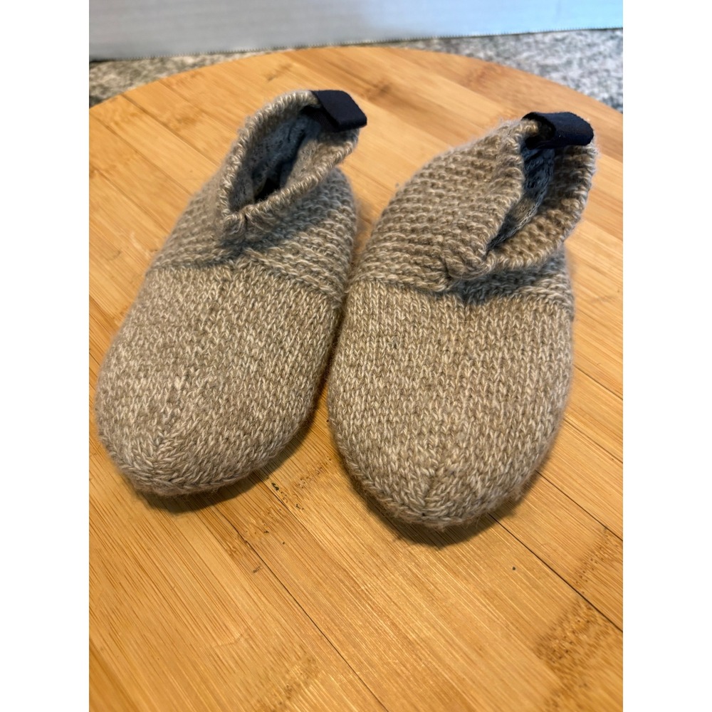Bombas Toddler Gripper Slippers Oatmeal Beige Knit House Shoes Size 5-7 Toddler